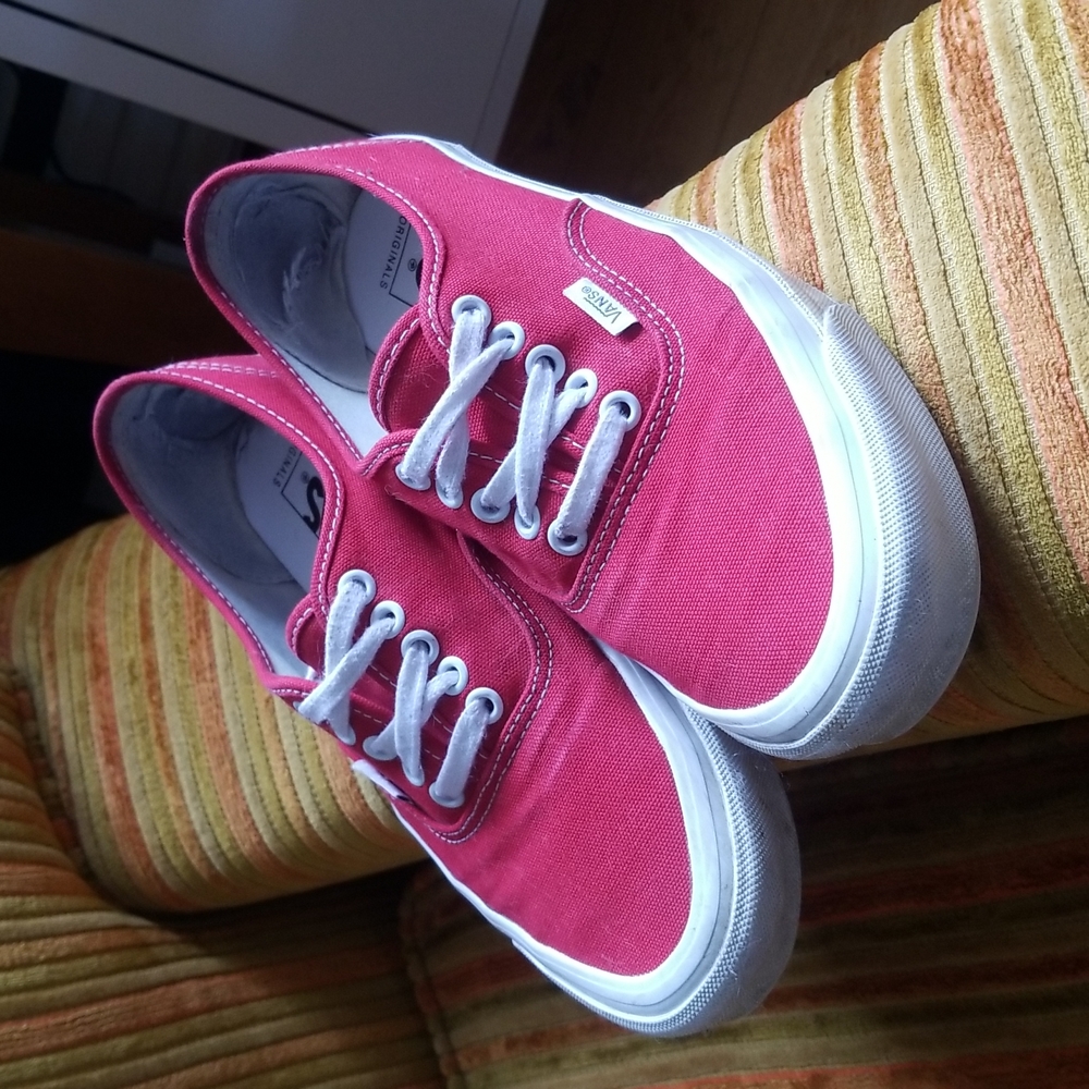 Shoes - Picture 2 of 6